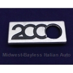 Badge Emblem "2000" (Fiat 124 Spider 1979-80) - U8