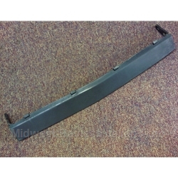 Air Dam (Fiat Bertone X1/9 1979-88) - U8.5