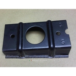 Sidemarker Retainer Plate LR for 1971-74 Fiat 124 Sedan/Wagon -OE NOS
