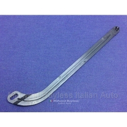 Trunk Lock Arm / Rod (Fiat 124 Spider 1975-78) - U8