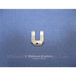Choke / Throttle / Release Cable Clip (Fiat 850, 124, 1500 to 1973, + Fiat X1/9 to 1978) - OE NOS
