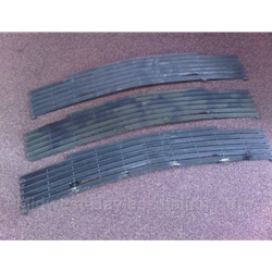 Front Grille (Fiat Bertone X1/9 1979-88) - U7