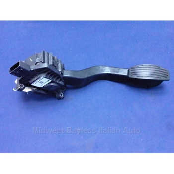 Accelerator Pedal Assembly (Fiat 500 All 2012-19) - U8