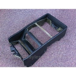   Console Center Upper Black (Pininfarina 124 Spider 2000 1983-85) - U8