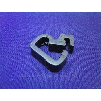 Cable Housing Nylon Lock Clip (Fiat 124, 131, 128 1975-79) - OE NOS
