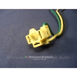 Electrical Connector Headlight / Turn Signal Flasher Relay 3-Terminal Connector (Fiat Lancia All) - U8